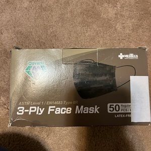 50 camo disposable face masks NIB